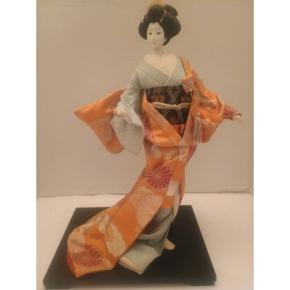 Japanese Geisha Kimono Dollon Lacquer Stand 17
